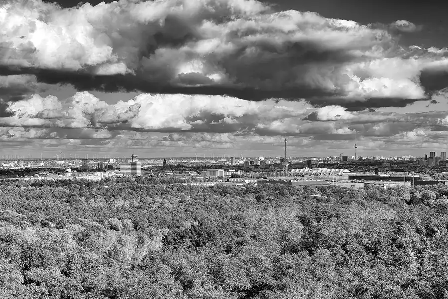 045 | 2024 | Berlin | Field Station Teufelsberg – Blick vom Teufelsberg | © carsten riede fotografie
