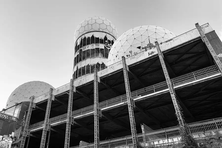 090 | 2024 | Berlin | Field Station Teufelsberg | © carsten riede fotografie