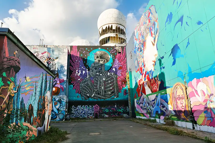 107 | 2024 | Berlin | Field Station Teufelsberg | © carsten riede fotografie