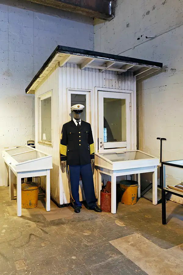 124 | 2024 | Berlin | Field Station Teufelsberg | © carsten riede fotografie