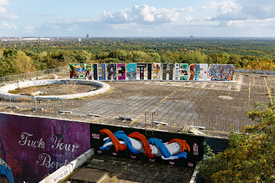 049 | 2024 | Berlin | Field Station Teufelsberg | © carsten riede fotografie