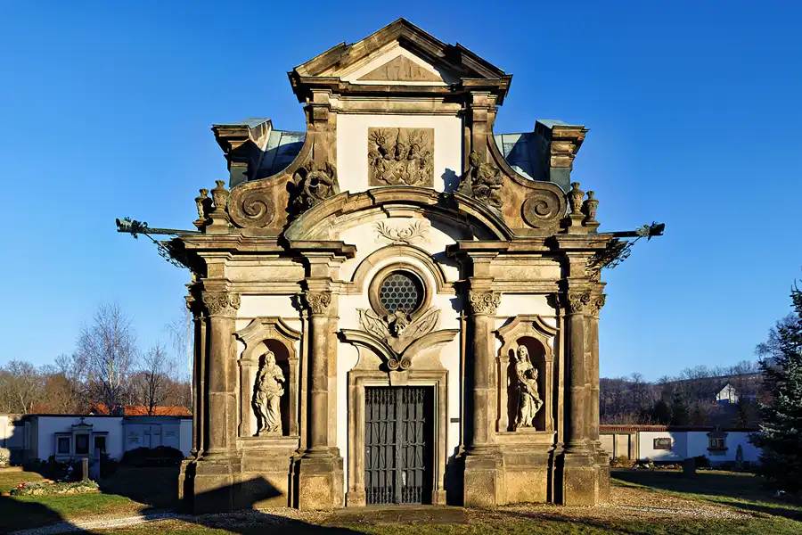111 | 2025 | Hainewalde | Kanitz-Kyawsche Gruftkapelle | © carsten riede fotografie