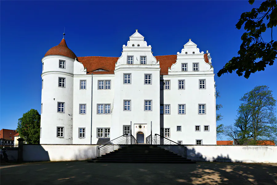 008 | 2025 | Grosskmehlen | Schloss Grosskmehlen | © carsten riede fotografie