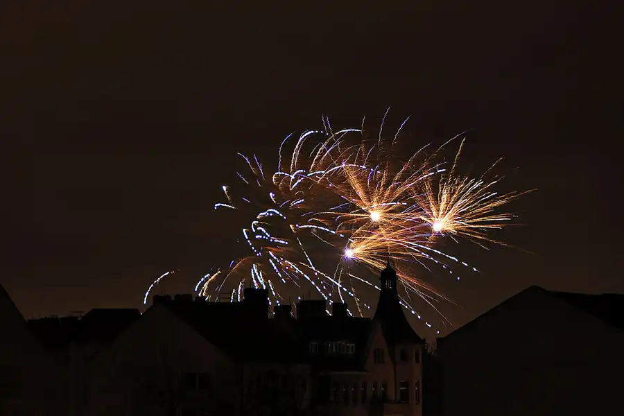 017 | 2025 | Berlin | Silvester-Feuerwerk in Alt-Hohenschönhausen | © carsten riede fotografie