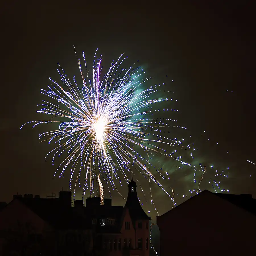 024 | 2025 | Berlin | Silvester-Feuerwerk in Alt-Hohenschönhausen | © carsten riede fotografie