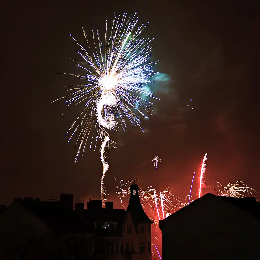 025 | 2025 | Berlin | Silvester-Feuerwerk in Alt-Hohenschönhausen | © carsten riede fotografie