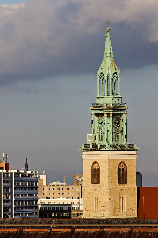 011 | 2025 | Berlin | Blick von der Dachterrasse des Humboldt Forums im Berliner Schloss – Marienkirche | © carsten riede fotografie