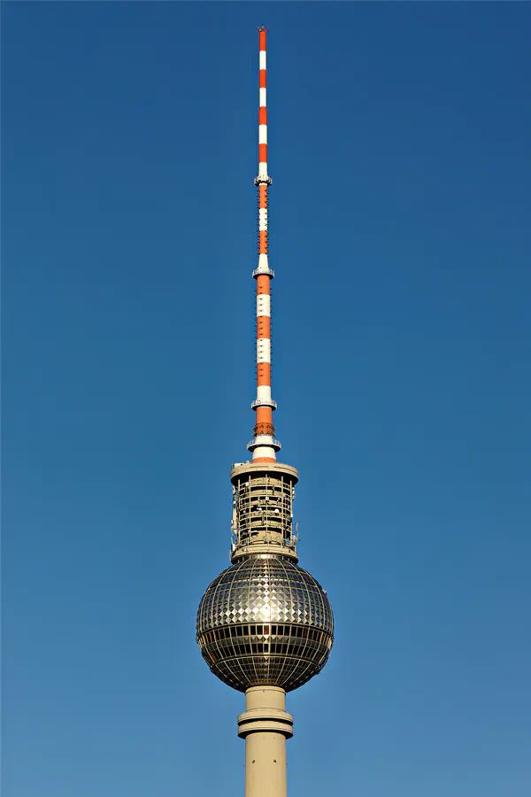 009 | 2025 | Berlin | Blick von der Dachterrasse des Humboldt Forums im Berliner Schloss – Fernsehturm | © carsten riede fotografie