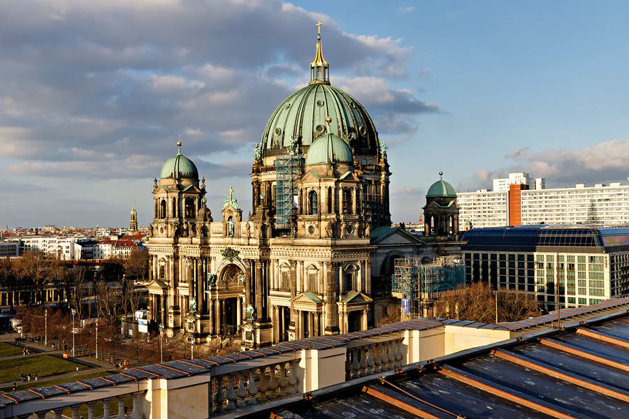 012 | 2025 | Berlin | Blick von der Dachterrasse des Humboldt Forums im Berliner Schloss – Berliner Dom | © carsten riede fotografie