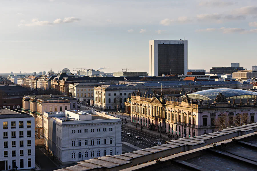 016 | 2025 | Berlin | Blick von der Dachterrasse des Humboldt Forums im Berliner Schloss | © carsten riede fotografie