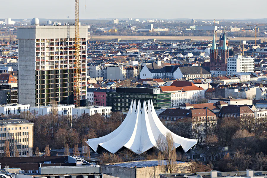 067 | 2025 | Berlin | Blick vom Kollhoff-Tower –  Tempodrom | © carsten riede fotografie