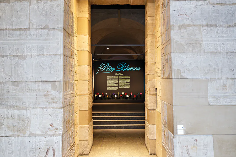 001 | 2025 | Berlin | Sammlung Scharf-Gerstenberg – Ausstellung Böse Blumen | © carsten riede fotografie