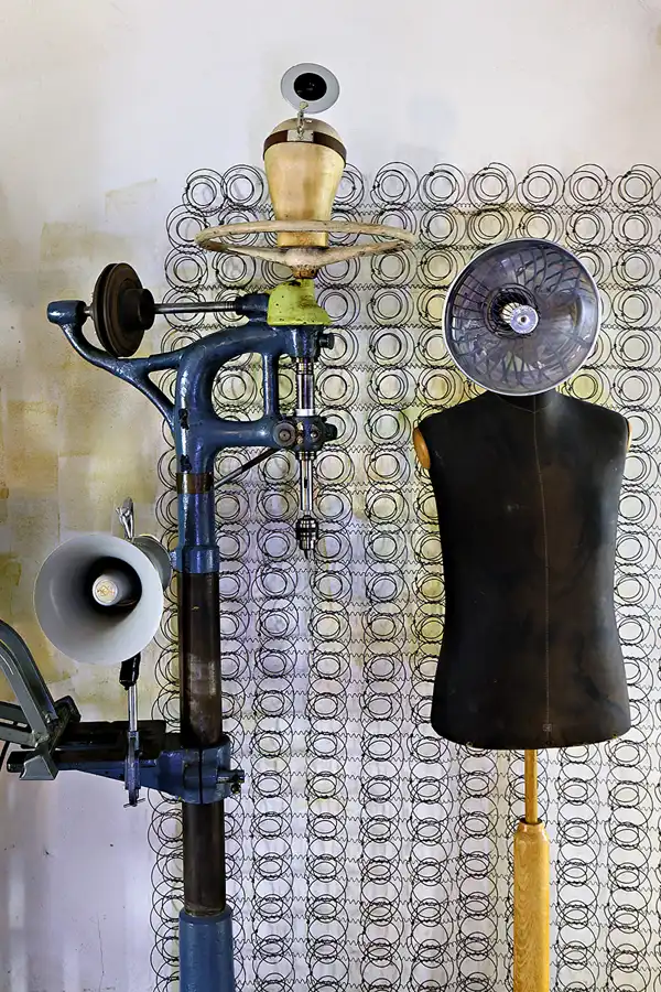 074 | 2025 | Berlin | Designpanoptikum – Surreales Museum für industrielle Objekte | © carsten riede fotografie