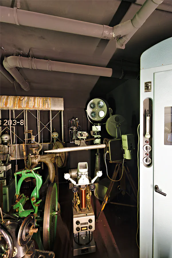 036 | 2025 | Berlin | Designpanoptikum – Surreales Museum für industrielle Objekte | © carsten riede fotografie