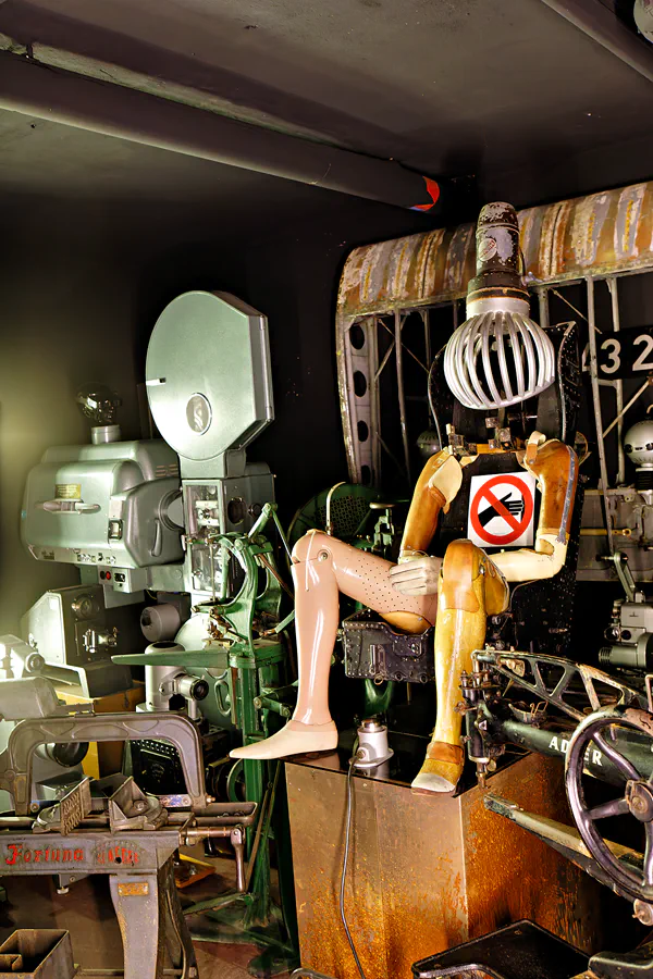 039 | 2025 | Berlin | Designpanoptikum – Surreales Museum für industrielle Objekte | © carsten riede fotografie