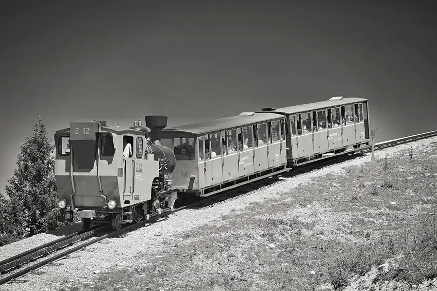 005 | 2025 | SchafbergBahn | © carsten riede fotografie