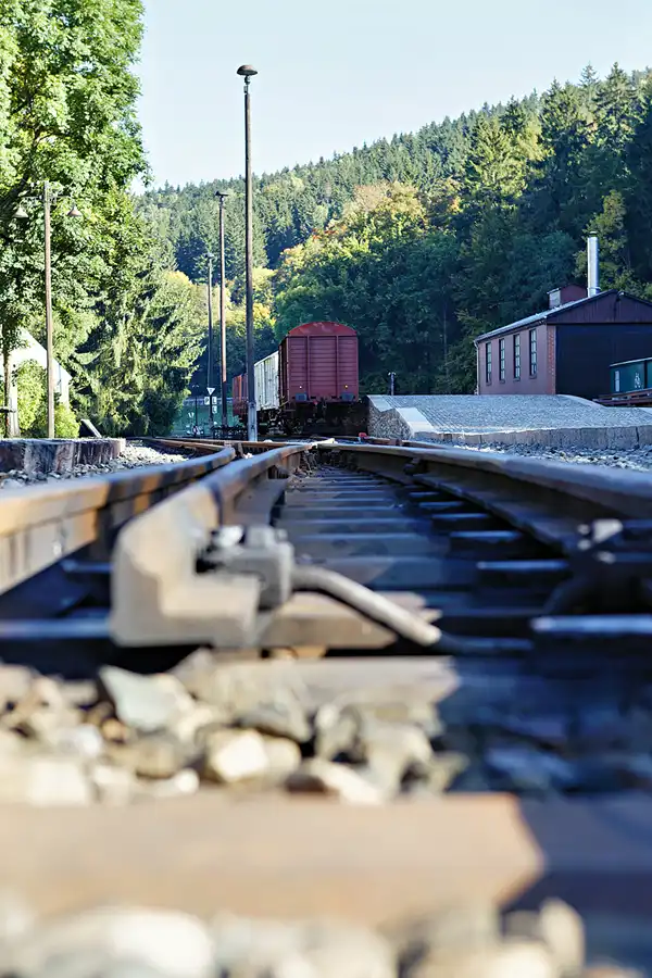 085 | 2025 | Schmalzgrube | Bahnhof – Pressnitztalbahn | © carsten riede fotografie