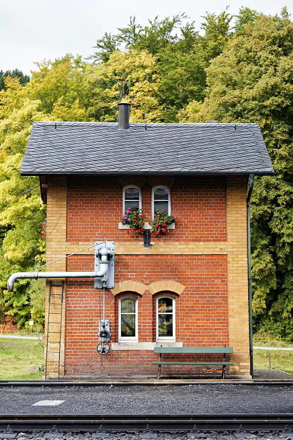 103 | 2025 | Steinbach bei Jöhstadt | Bahnhof – Pressnitztalbahn | © carsten riede fotografie