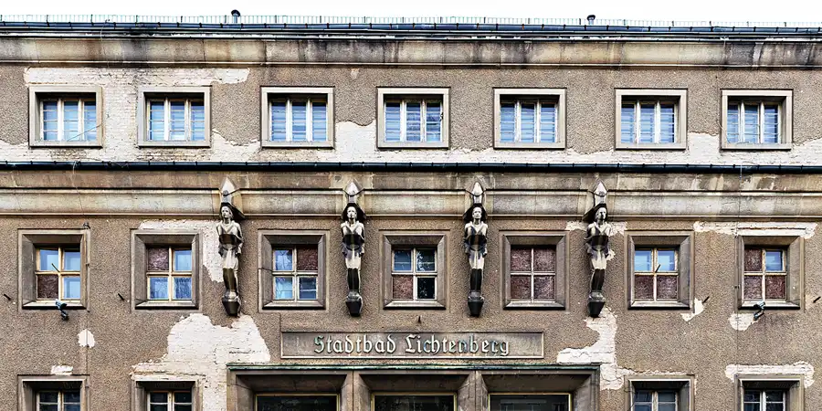 001 | 2025 | Berlin | Stadtbad Lichtenberg – Hubertusbad – The Exhibition Stadtbad Reloaded Beyond | © carsten riede fotografie