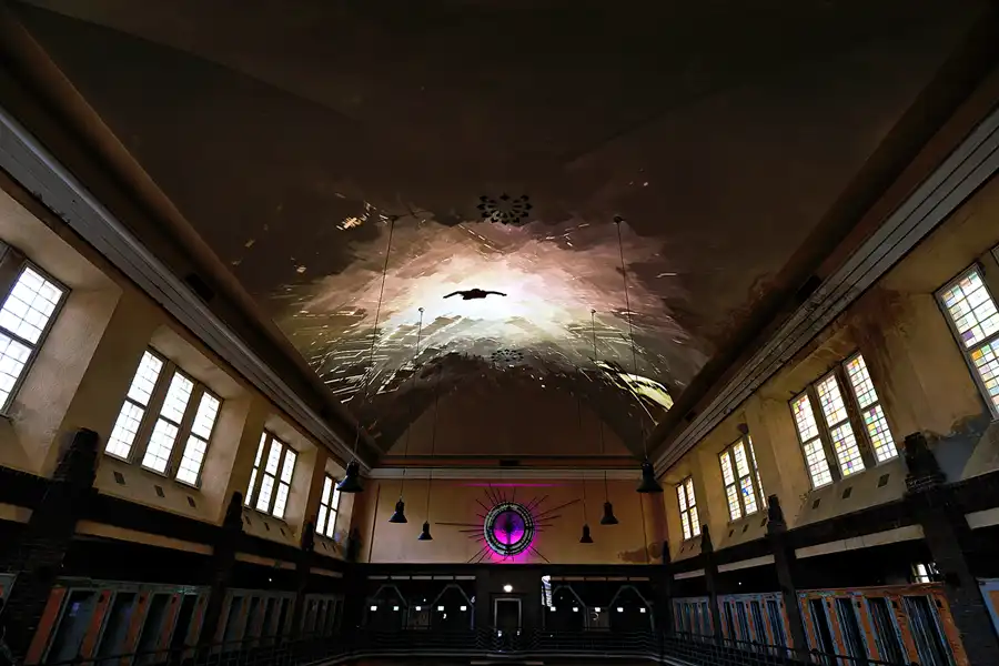 020 | 2025 | Berlin | Stadtbad Lichtenberg – Hubertusbad – The Exhibition Stadtbad Reloaded Beyond | © carsten riede fotografie