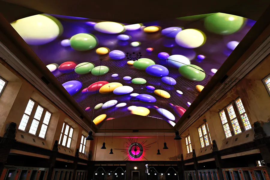 039 | 2025 | Berlin | Stadtbad Lichtenberg – Hubertusbad – The Exhibition Stadtbad Reloaded Beyond | © carsten riede fotografie