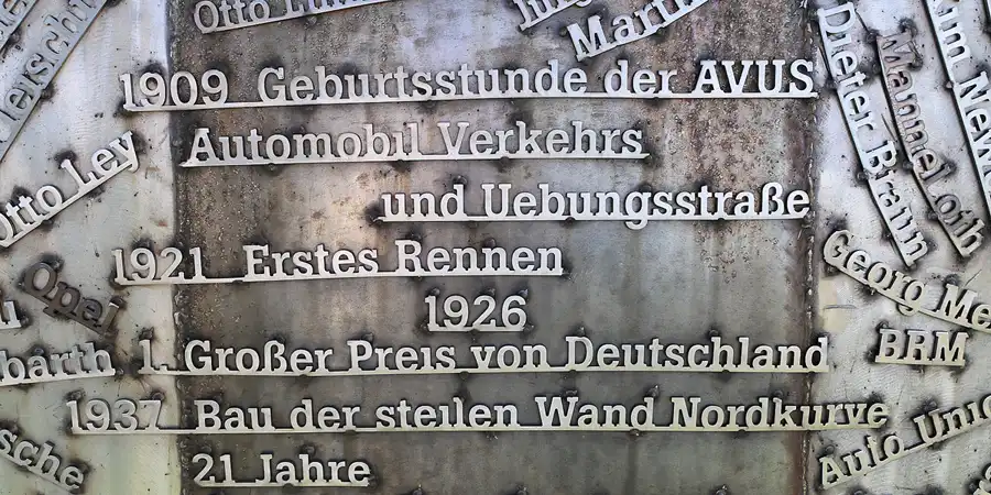 2011 | BERLIN | AVUS NORDKURVE | © carsten riede fotografie